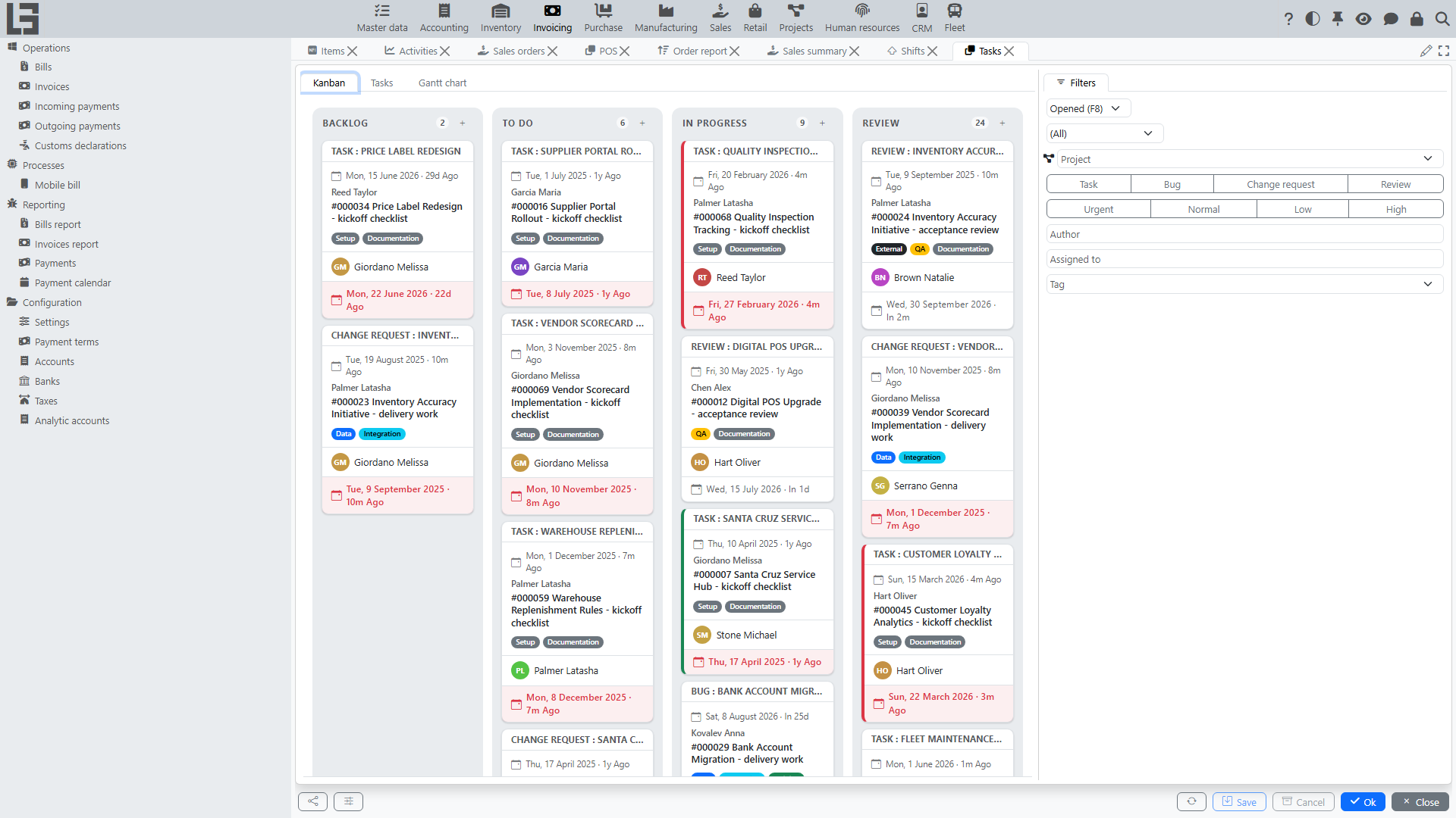 The "Invoicing" section in the navigator with expanded groups